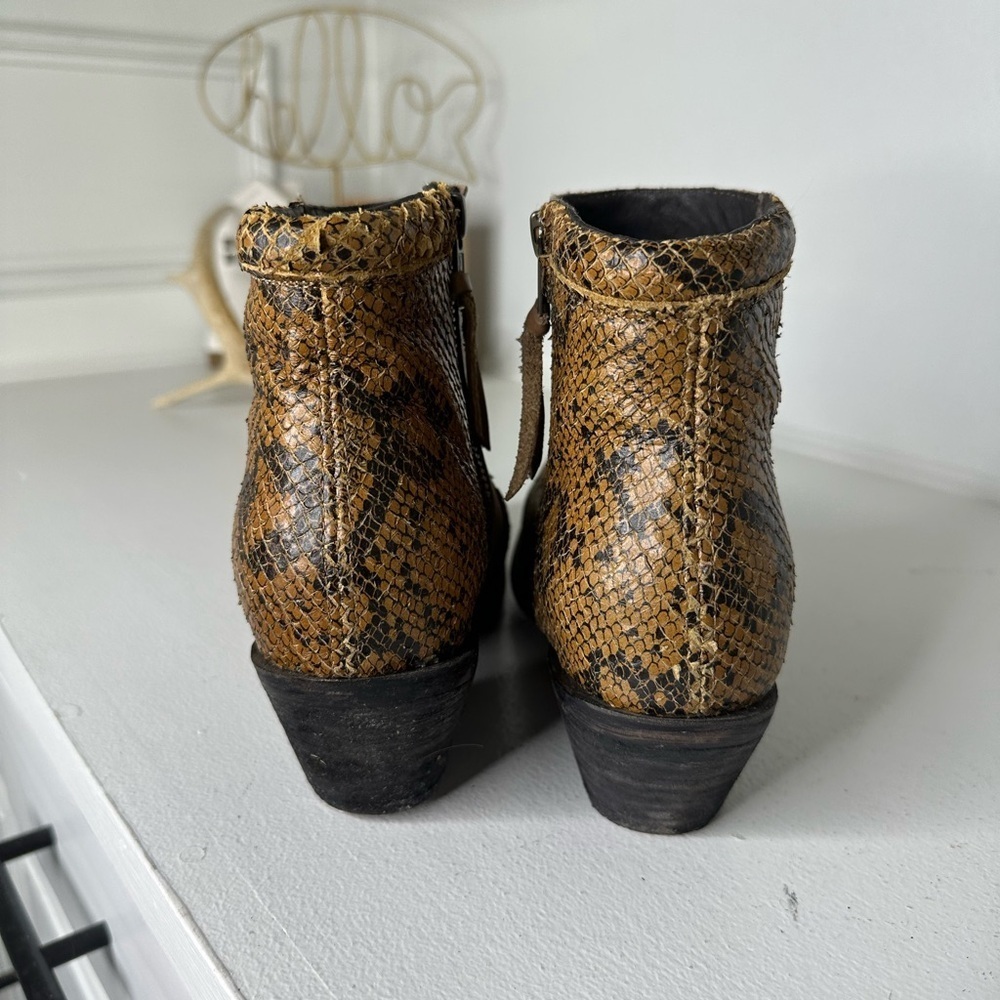 Justin x Reba Womens 7.5B Snakeskin Ankle Boots Western Booties Brown Side Zip - Picture 5 of 8